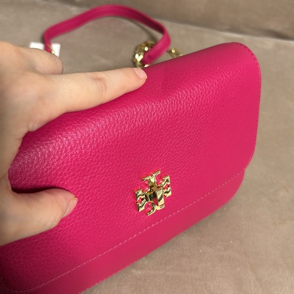 Tory Burch Mercer Classic Cross body- hot pink -Carnation Red with Gold hardware - Picture 5 of 16